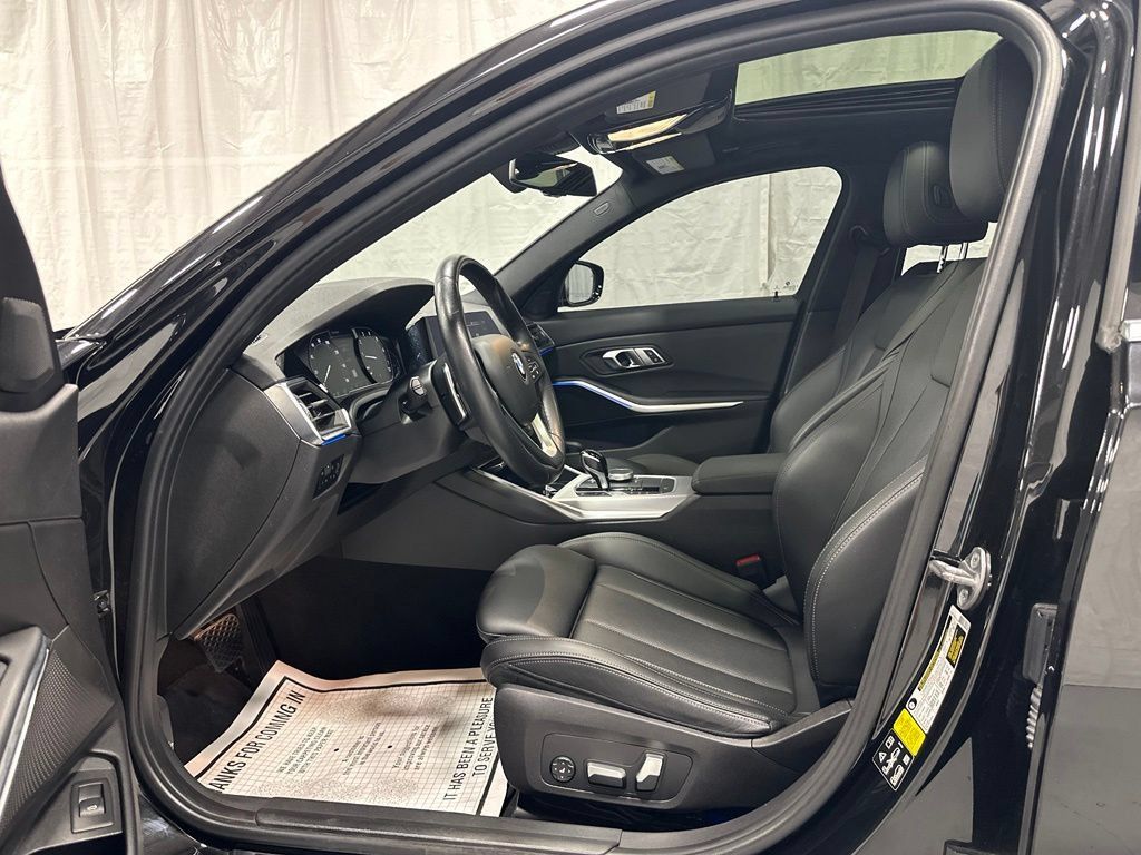 Used 2022 BMW 330i xDrive Sedan AWD/4WD image 10