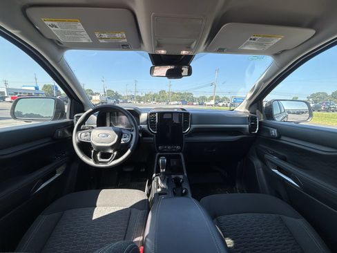 Used 2025 Ford Ranger XLT w/ FX4 Off-Road Package AWD/4WD image 2
