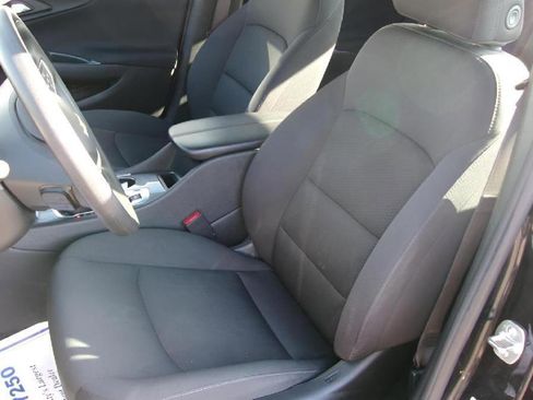 Used 2025 Chevrolet Malibu LT FWD image 13
