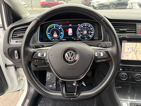 Used 2019 Volkswagen e-Golf SEL Premium image 12