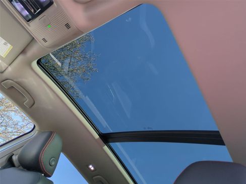 New 2026 Volkswagen Atlas Peak Edition AWD/4WD image 10