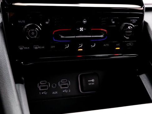 New 2025 Jeep Grand Cherokee L Limited AWD/4WD image 15