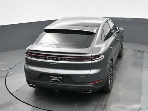 Certified 2025 Porsche Cayenne Coupe AWD/4WD image 29