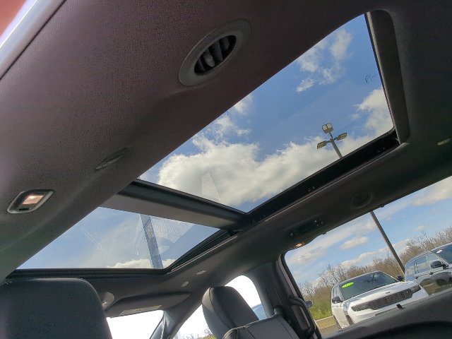 New 2026 Chrysler Pacifica Select FWD image 10