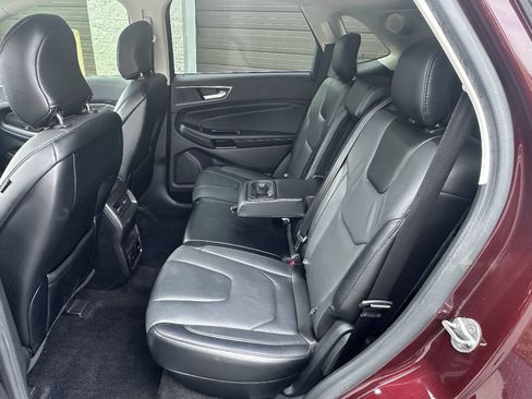Used 2018 Ford Edge Titanium w/ Technology Package FWD image 17