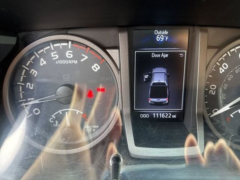 Used 2017 Toyota Tacoma SR5 image 36