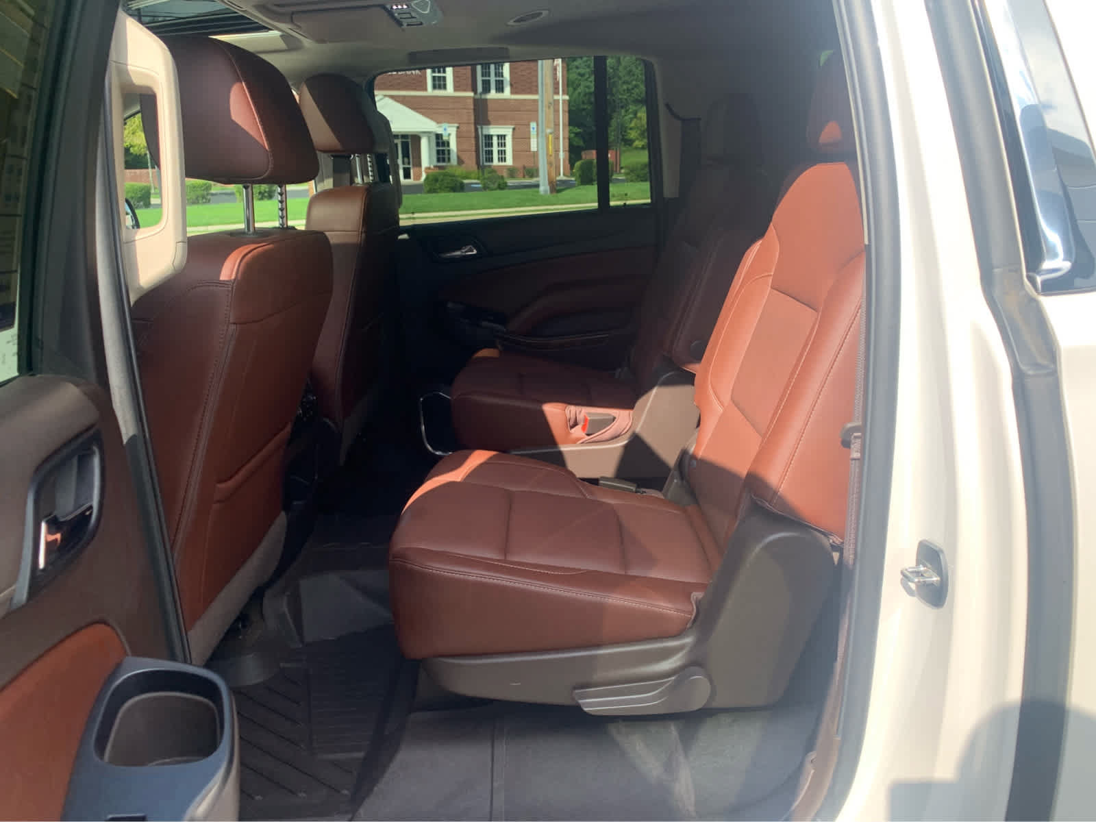 Used 2018 Chevrolet Suburban Premier AWD/4WD image 24
