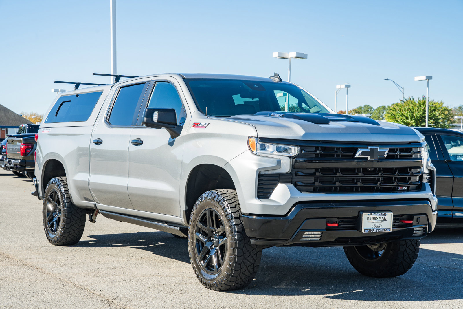 Used 2023 Chevrolet Silverado 1500 LT Trail Boss w/ LT Trail Boss Premium Package AWD/4WD image 1