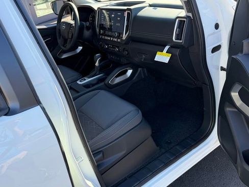 New 2026 Nissan Frontier SV w/ SV Convenience Package AWD/4WD image 26