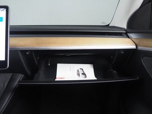 Used 2025 Tesla Model Y Long Range RWD image 39