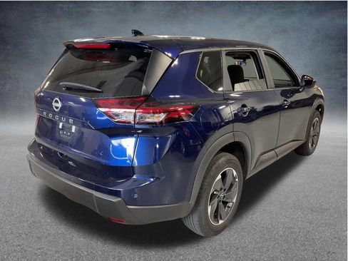 Used 2025 Nissan Rogue SV FWD image 7
