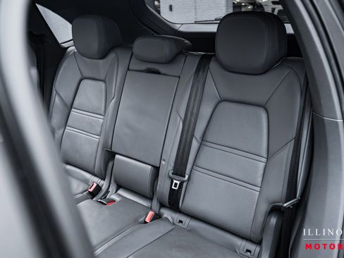 Used 2019 Porsche Cayenne S image 31