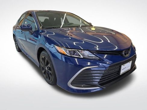 Used 2024 Toyota Camry LE image 7