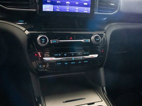 Used 2024 Ford Explorer ST-Line w/ Class IV Trailer Tow Package image 34