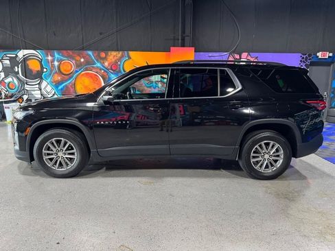 Used 2023 Chevrolet Traverse LT w/ LPO, Cargo Package AWD/4WD image 2