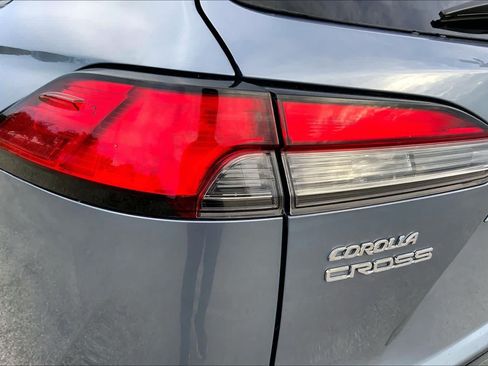 Used 2026 Toyota Corolla Cross XLE FWD image 28