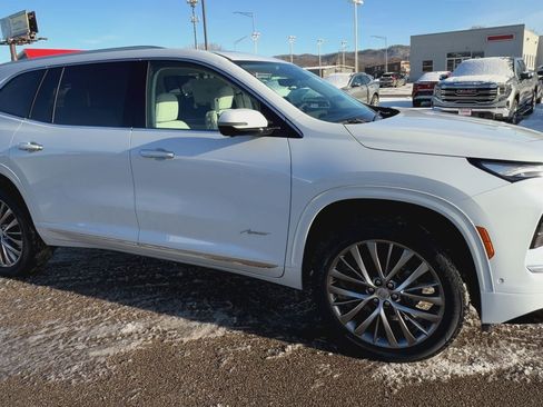 New 2026 Buick Enclave Avenir w/ Super Cruise Package image 2