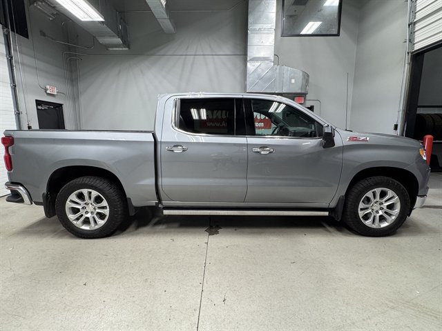 Used 2023 Chevrolet Silverado 1500 LTZ w/ LTZ Premium Package AWD/4WD image 9