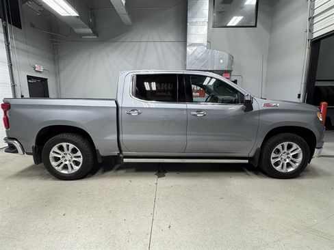 Used 2023 Chevrolet Silverado 1500 LTZ w/ LTZ Premium Package AWD/4WD image 9