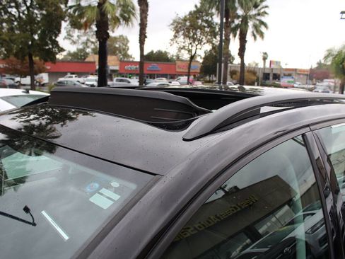 Used 2017 Volkswagen Golf SE image 13