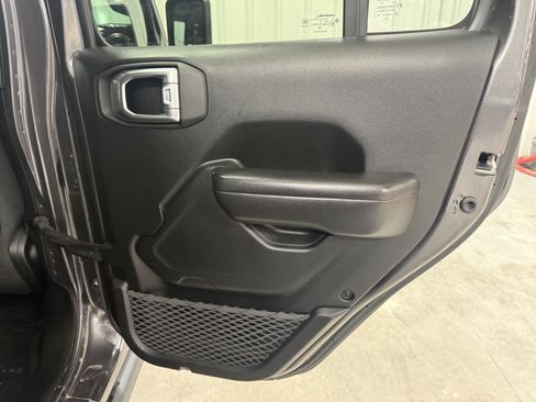 Used 2021 Jeep Wrangler Unlimited Rubicon AWD/4WD image 9