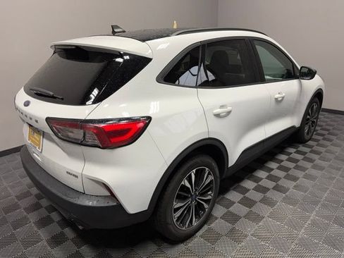 Used 2022 Ford Escape SE w/ SE Sport Appearance Package AWD/4WD image 8