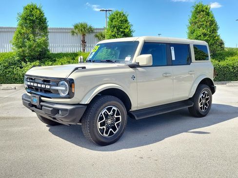 Certified 2025 Ford Bronco Outer Banks AWD/4WD image 4
