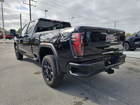 Used 2025 GMC Sierra 2500 AT4 w/ AT4 Premium Plus Package image 3