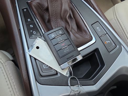 Used 2011 Cadillac SRX Luxury image 41