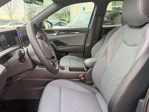 New 2026 Volkswagen Tiguan SE R-Line image 13