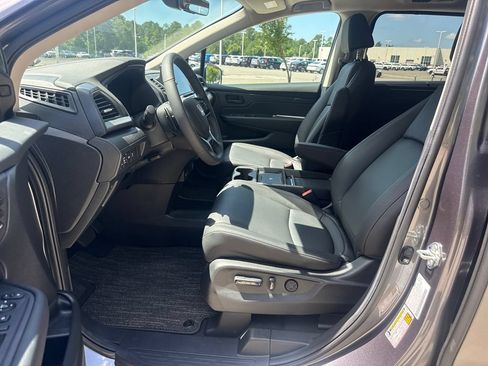 Certified 2026 Honda Odyssey EX-L image 13