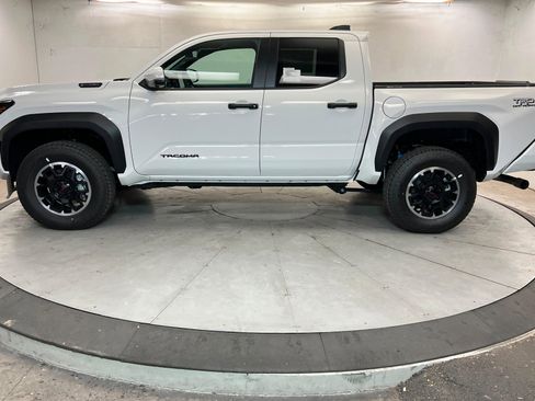New 2026 Toyota Tacoma TRD Off-Road AWD/4WD image 2