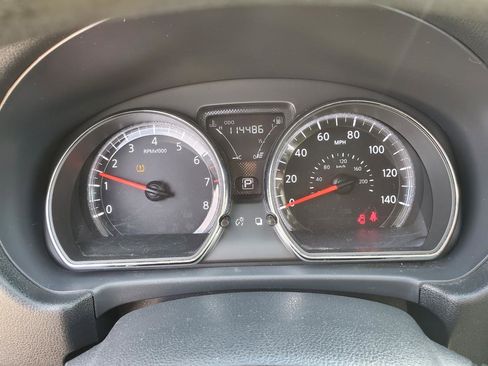 Used 2018 Nissan Versa SV FWD image 9