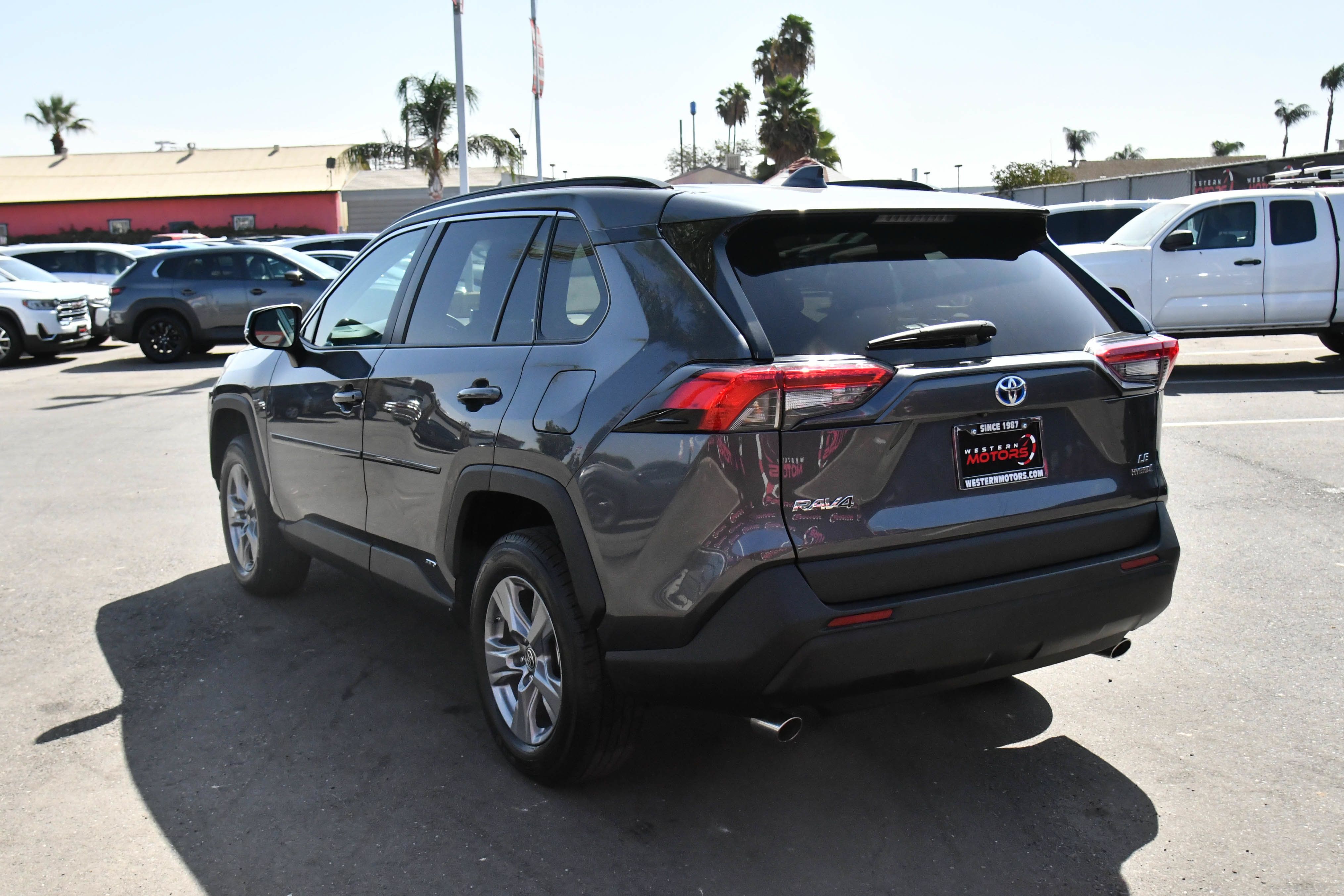 Used 2024 Toyota RAV4 LE AWD/4WD image 6