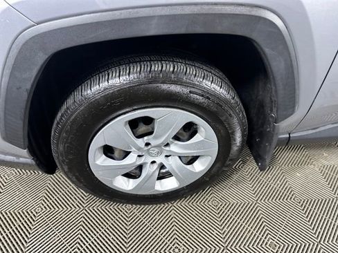 Used 2019 Toyota RAV4 LE image 11