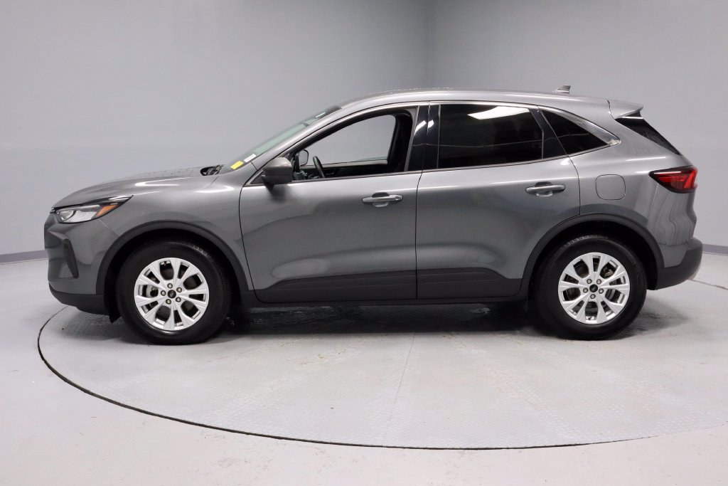 Used 2023 Ford Escape Active w/ Cold Weather Package FWD image 8