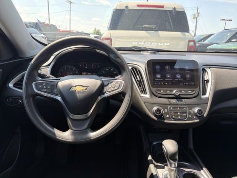 Used 2023 Chevrolet Malibu LT FWD image 10