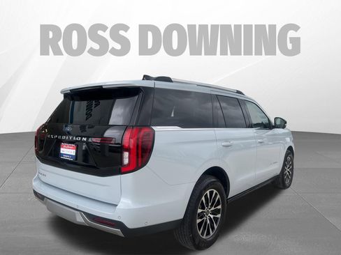 Used 2025 Ford Expedition Platinum AWD/4WD image 4