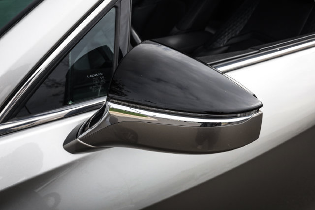 Used 2020 Lexus UX 250h w/ Premium Package AWD/4WD image 90
