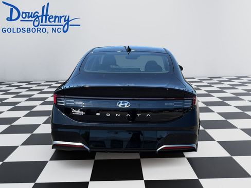 Used 2024 Hyundai Sonata SEL FWD image 4