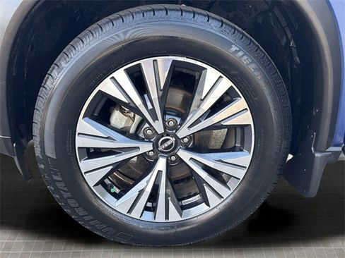 Used 2023 Nissan Rogue SV image 45