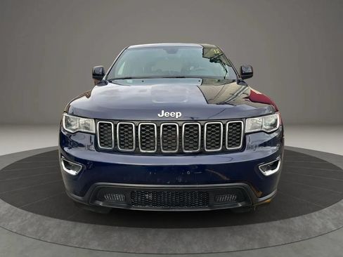 Used 2018 Jeep Grand Cherokee Laredo RWD image 2