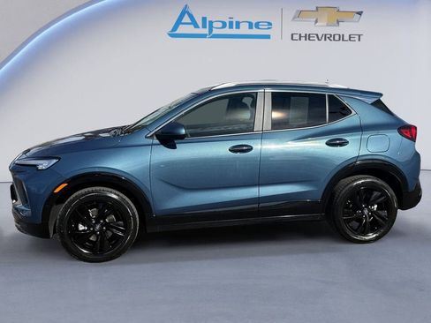 Used 2024 Buick Encore GX Sport Touring image 2