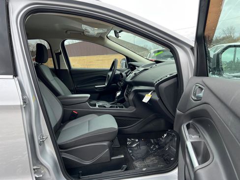 Used 2018 Ford Escape SE image 40