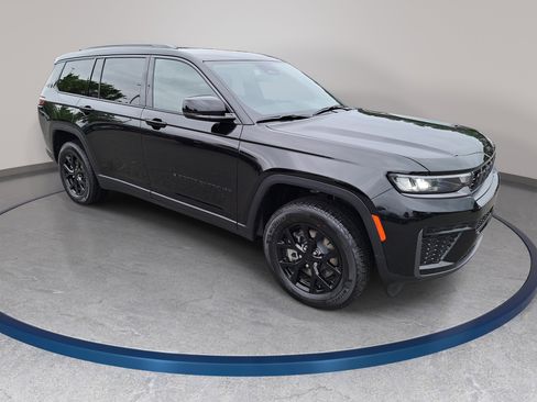 New 2026 Jeep Grand Cherokee L 4WD image 3