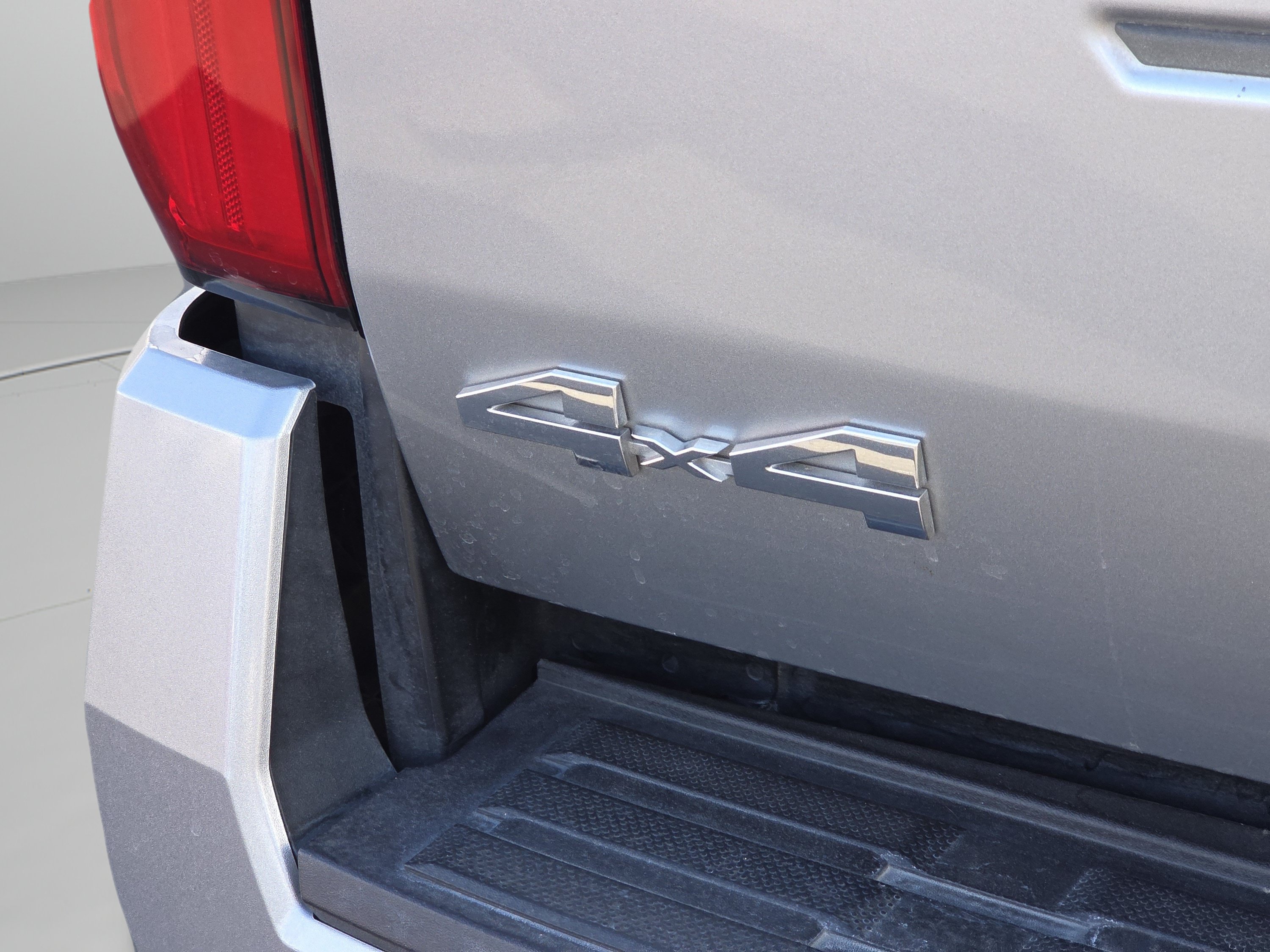 Used 2025 Toyota Tacoma SR5 AWD/4WD image 24