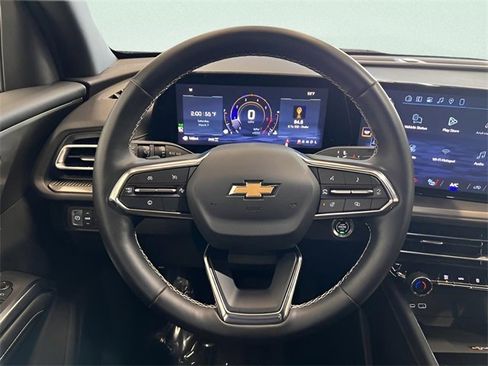 Used 2025 Chevrolet Traverse LT image 22