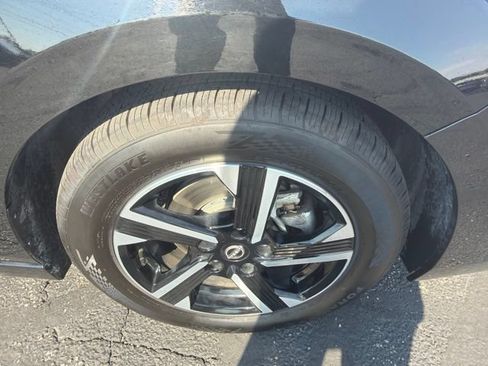 Used 2024 Nissan Sentra SV FWD image 25