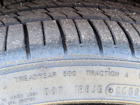 Used 2022 Tesla Model Y Performance image 11