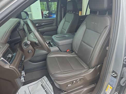 Used 2023 GMC Yukon Denali AWD/4WD image 16